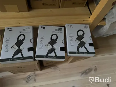 Ca 100 USB-C samt USB-C till lightning kablar