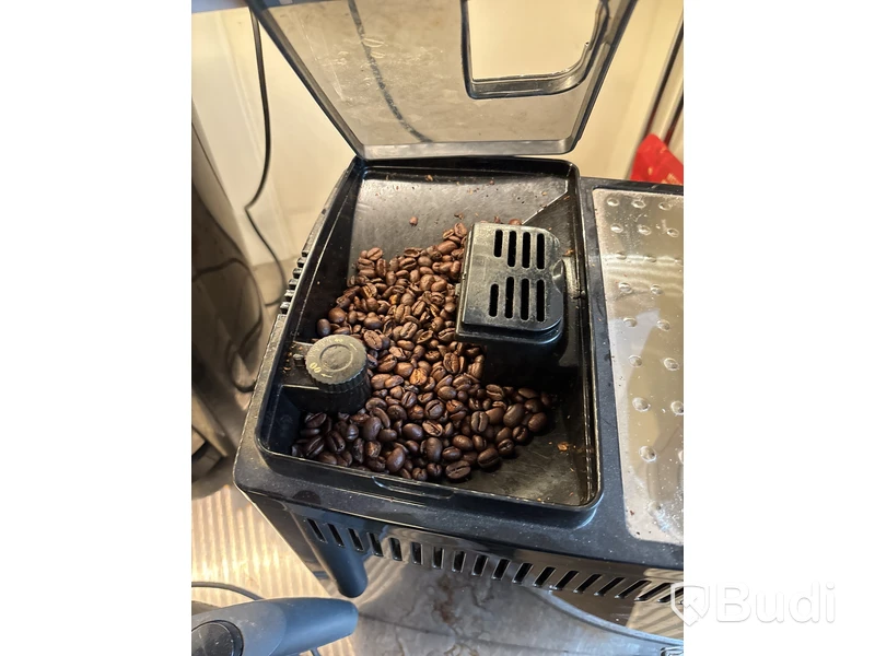 Kaffemaskinen DeLonghi, Magnifica S inkl. Braun vattenkokare och Philips kaffebryggare