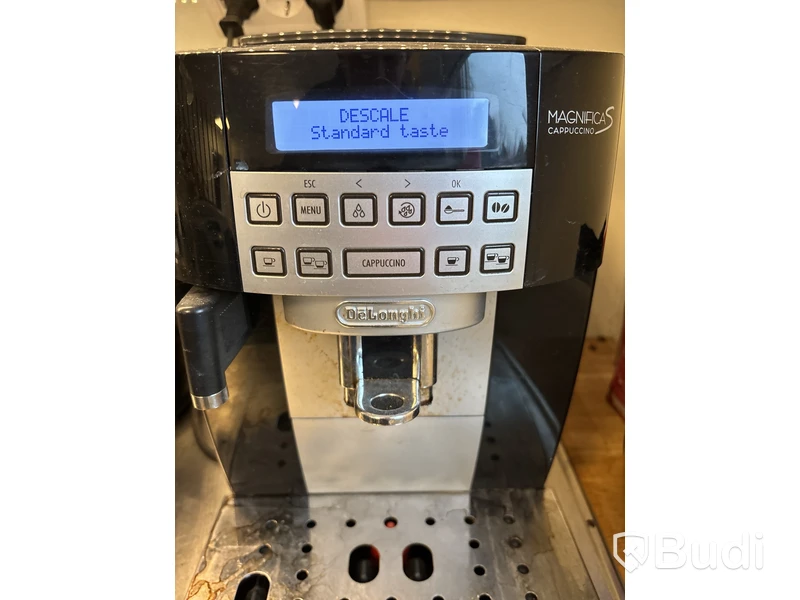 Kaffemaskinen DeLonghi, Magnifica S inkl. Braun vattenkokare och Philips kaffebryggare