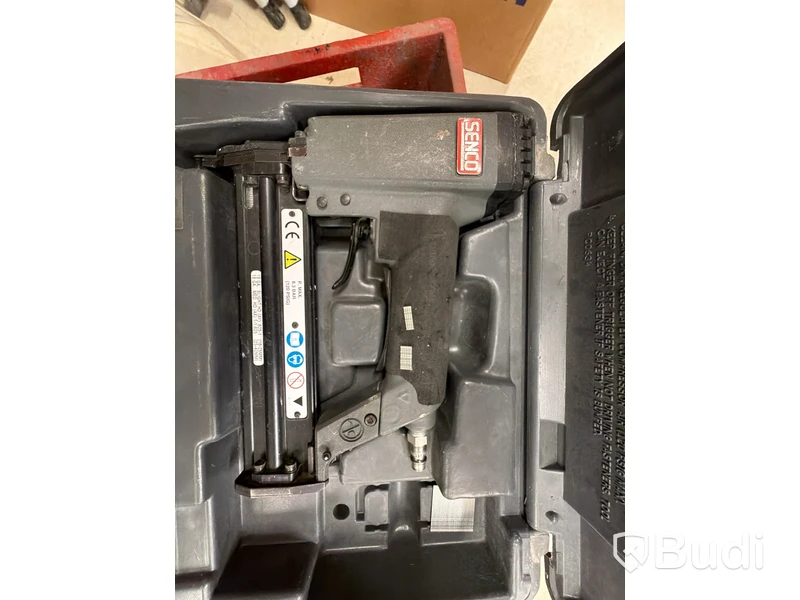 Senco spikpistol set med Aerfast AC 10005 kompressor och extra slang