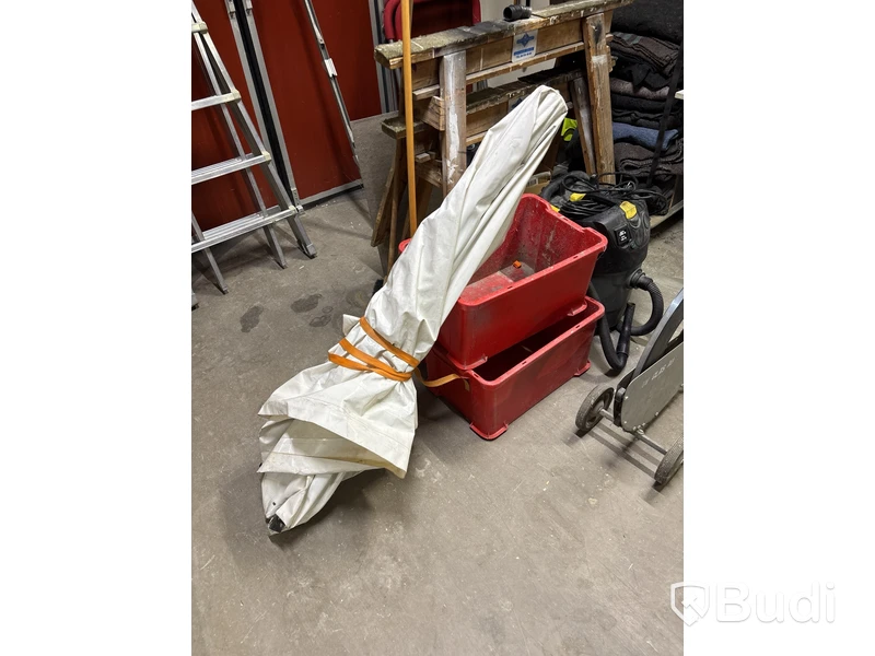 1 st Fönsterparaply med ställning