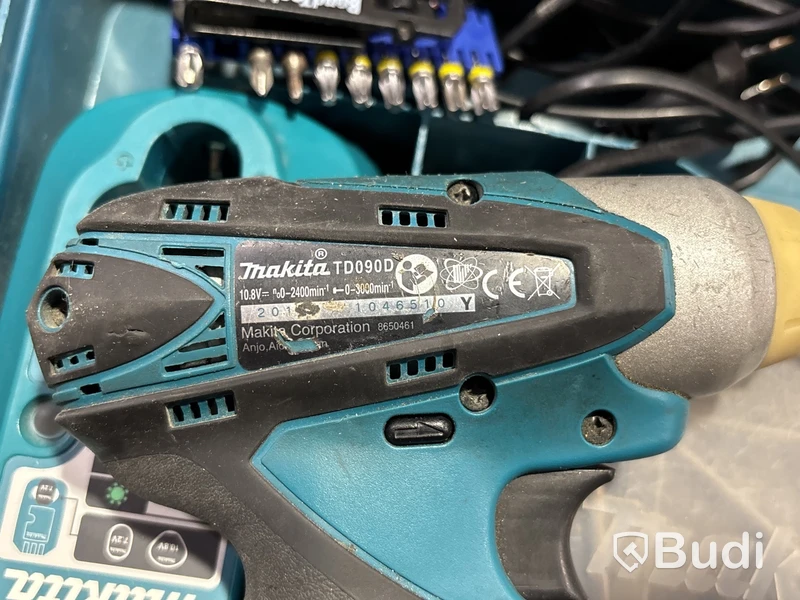 Borrskruvdragare Makita TD090D inkl. batteriladdare