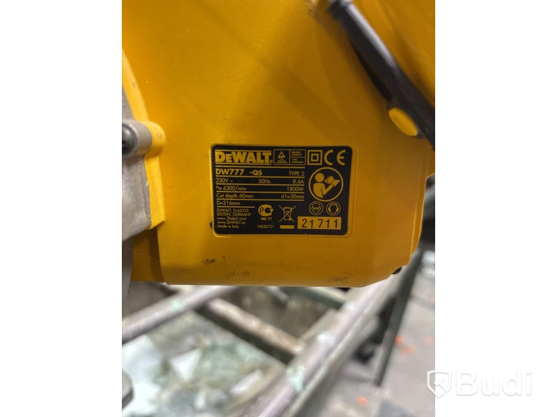 Kap- och geringssåg DeWalt, DW777