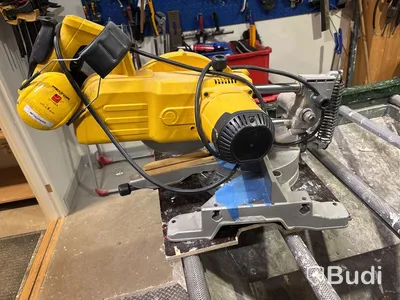 Kap- och geringssåg DeWalt, DW777