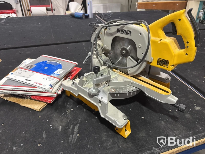 Kap- och gersåg DeWalt, DW707