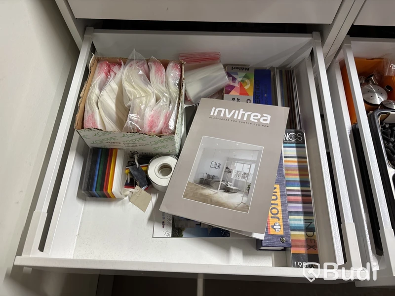Arkivskåp inkl. innehåll