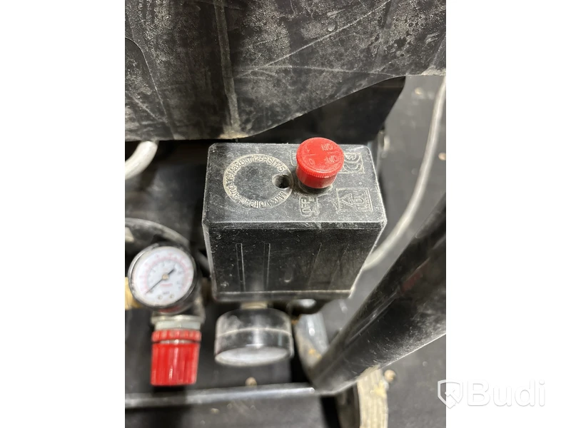 Kompressor Nuair, Silverstone OM231 AWARD