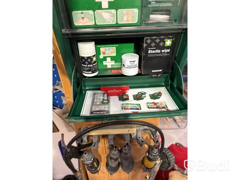 Första hjälpen-station