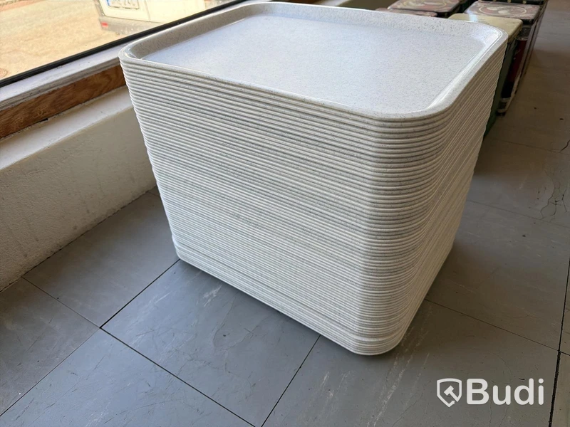 Brickställ och brickor