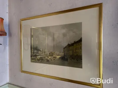 Div tavlor och väggprydnader.