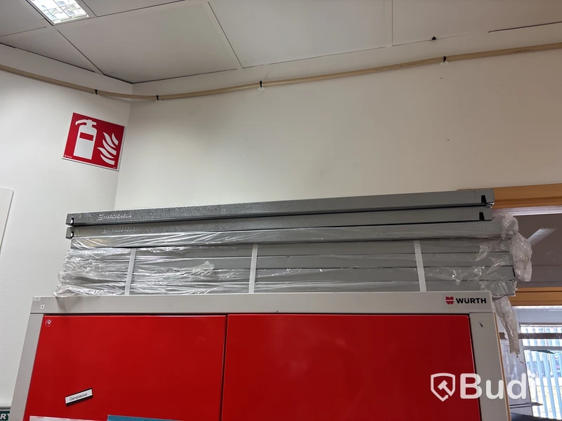 Verkstadsskåp Wurth med innehåll - 100x45x200 cm