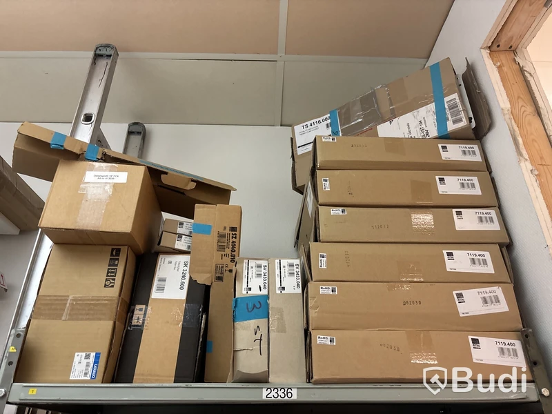 Stort parti elkomponenter