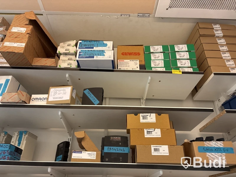Stort parti elkomponenter