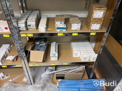 Stort parti elkomponenter