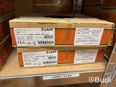 4 st hyllor med elkabel