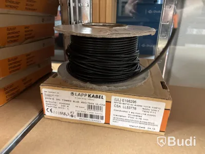 4 st hyllor med elkabel