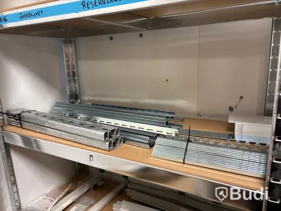 4 st hyllor med elmaterial (koppar, fasskenor, kabel, skåp etc.)