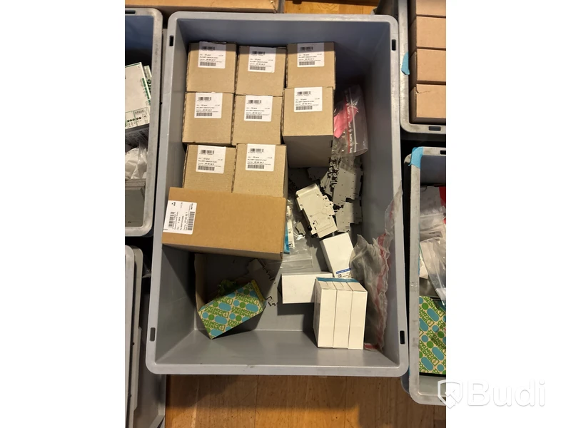 Installationsmaterial på kontoret