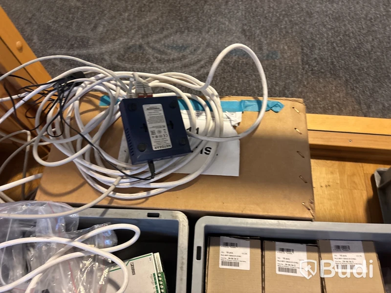 Installationsmaterial på kontoret