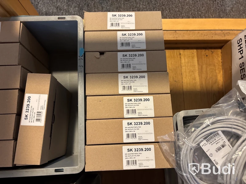 Installationsmaterial på kontoret