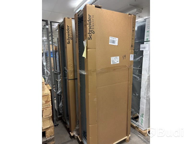 2 st nya golvskåp Schneider NSYSF20840SIDSE