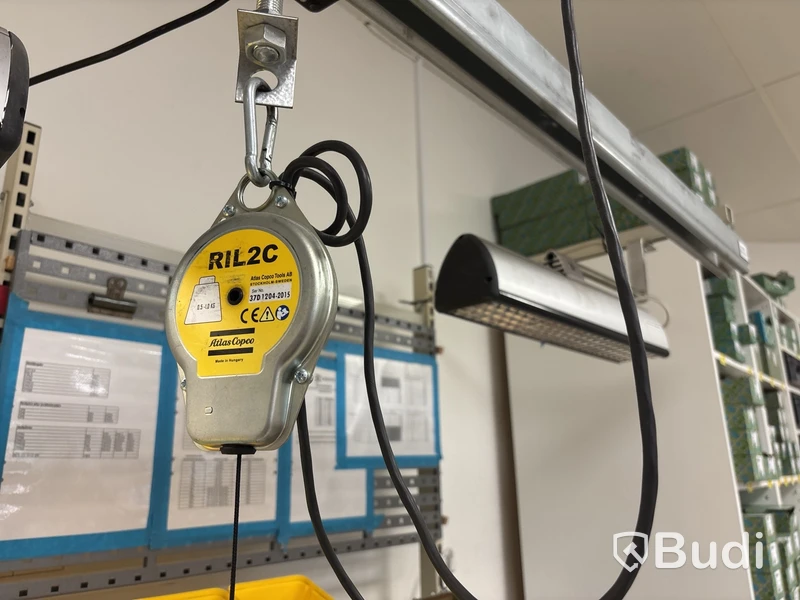 Plintstation med arbetsbord & pneumatisk skruvdragare