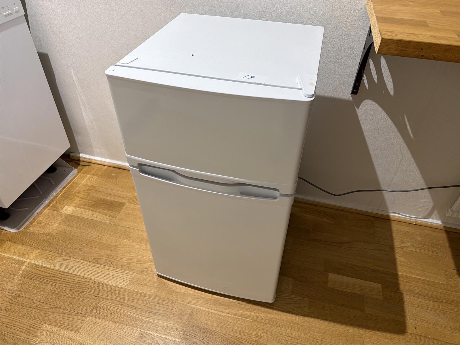 Kylskåp Logik LDDB5W23E