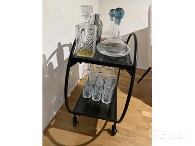 Serveringsvagn, svart metall och glas