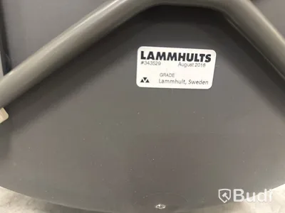 3 st. stapelbara plaststolar Lammhults, med sittdyna