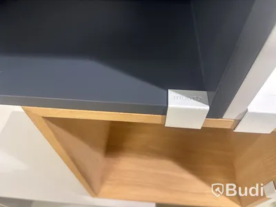 Bokhylla Muuto med fästen, 3 boxar