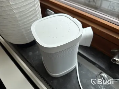 Sonos högtalare med väggfäste