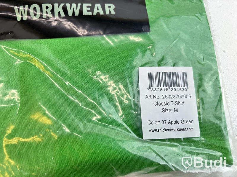 2 st. T-shirts och 1 st. Hoodie Snickers, olika färger, stl. M