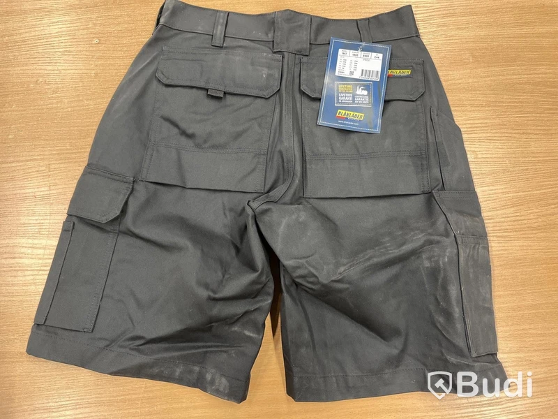 SHORTS BLK 1447-1800 SVART, STL. C44 OBS! SMUTSIGA