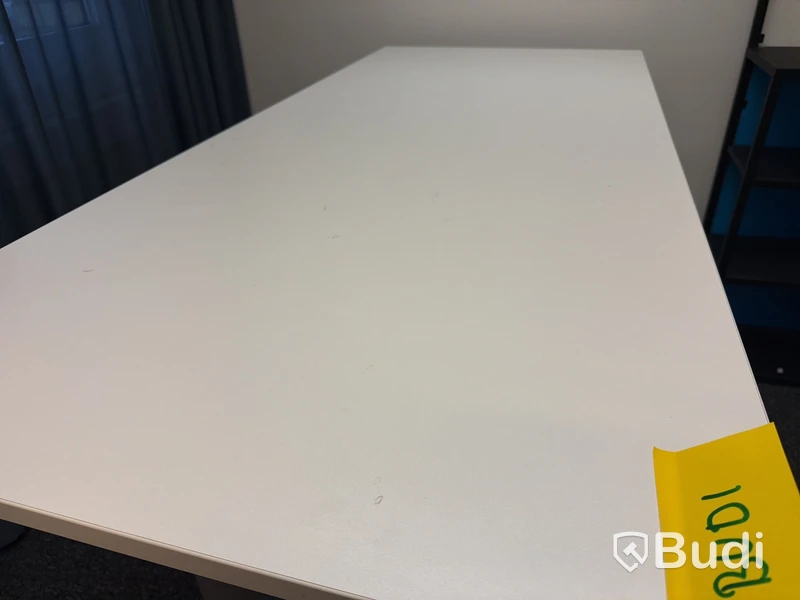 2 st. elektriska höj- och sänkbara skrivbord, 180x80 cm