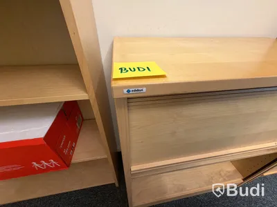 4 st. bokhyllor samt jalusiskåp