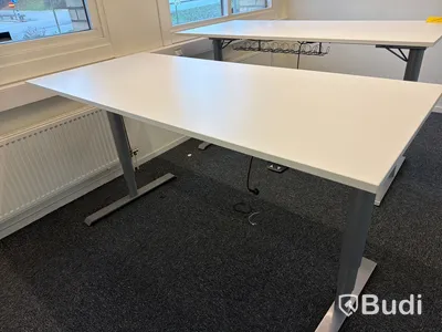 2 st. elektriska höj- och sänkbara skrivbord, 180x80 cm