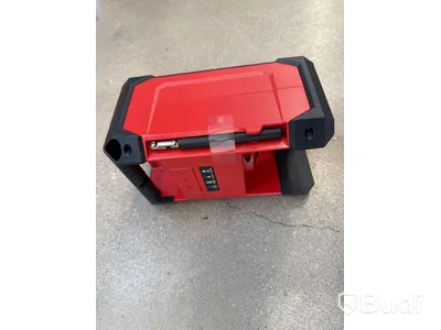 Radio Milwaukee M12 med laddare DAB+