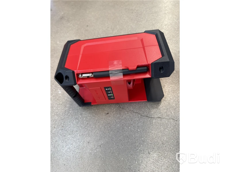 Radio Milwaukee M12 med laddare DAB+