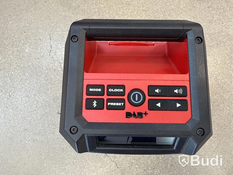 Radio Milwaukee M12 med laddare DAB+