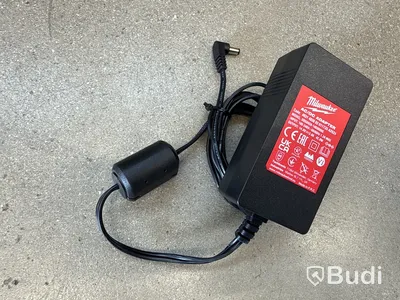 Radio Milwaukee M12 med laddare DAB+