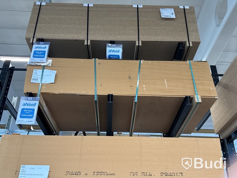 34 st. MDF Skiva. 16X2440X1220 MM, 70407066