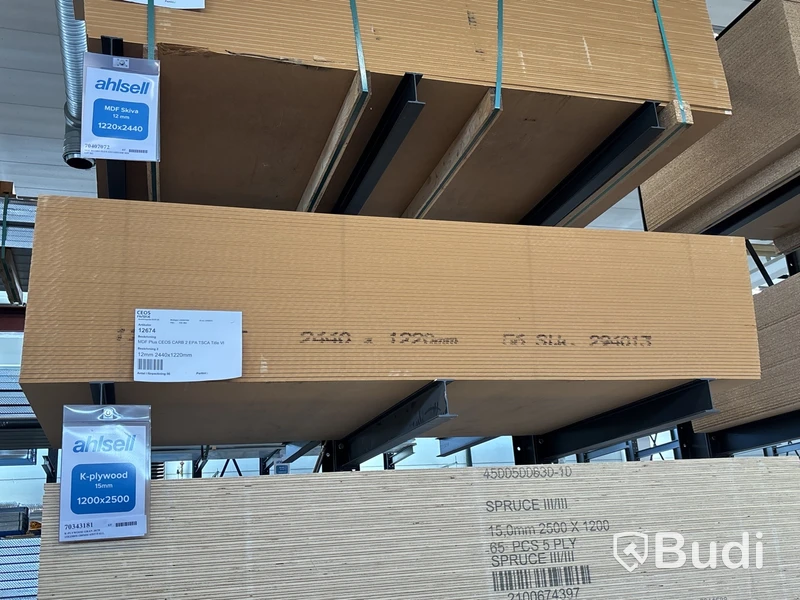 40 st. MDF Board Plus, 12X1220X2440 MM, 70407072
