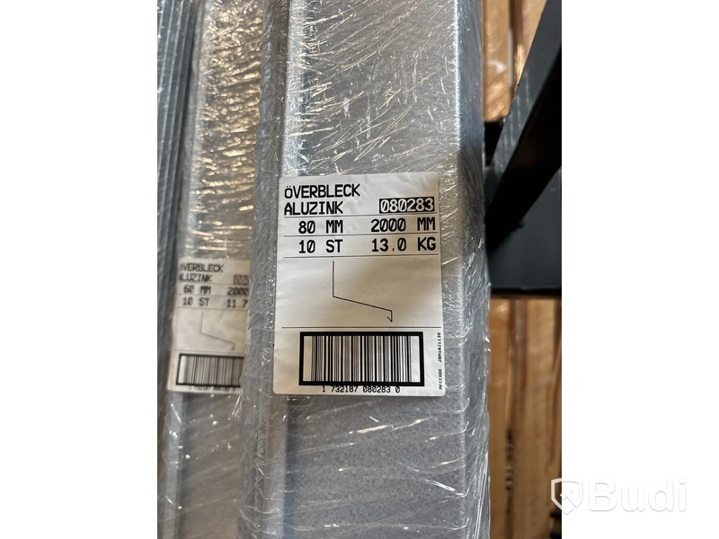 Parti med aluminium plåtar, olika storlekar