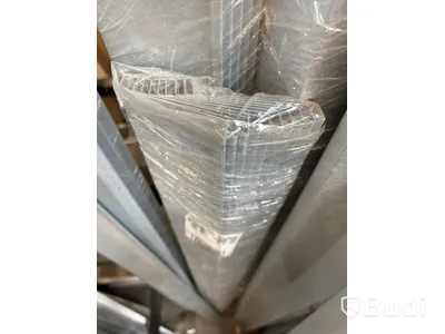 Parti med aluminium plåtar, olika storlekar