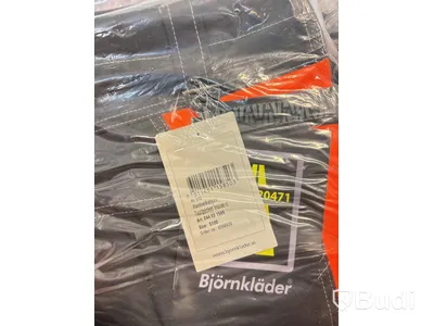 Parti med hantverkarbyxor Björnkläder, olika storlekar