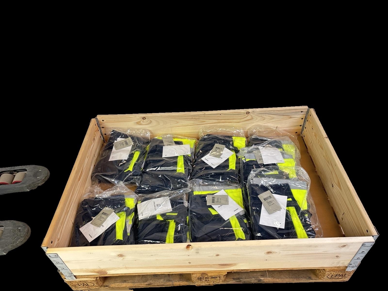 Parti med Hantverkarbyxor Björnkläder, olika storlekar