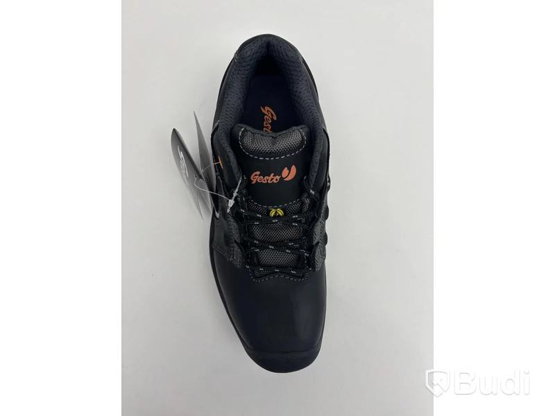 Lot of 44 pairs of (NEW) Gesto Kvaser safety shoes with waterproof membrane, size 40