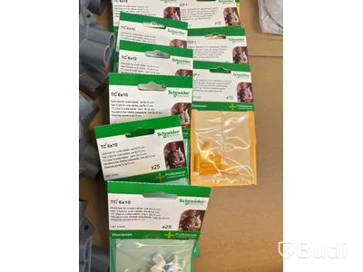 Parti med eltillbehör Schneider