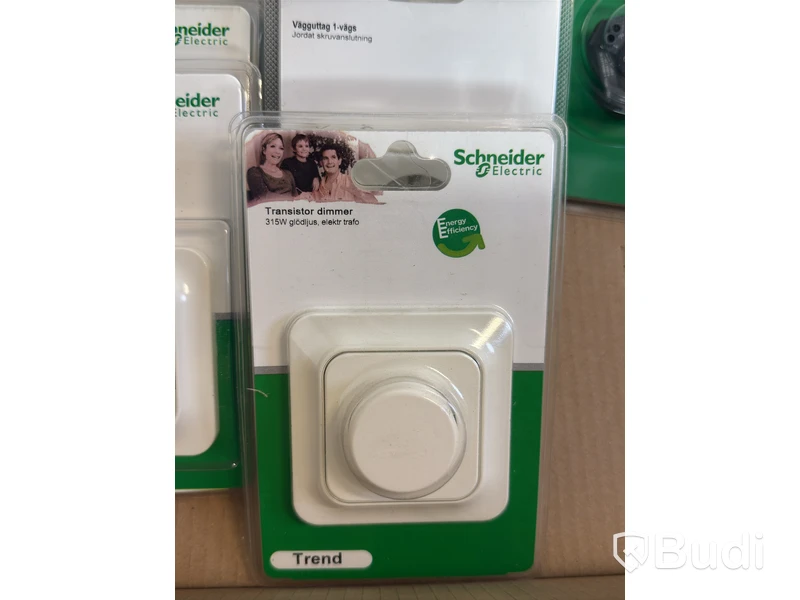 Parti med eltillbehör Schneider