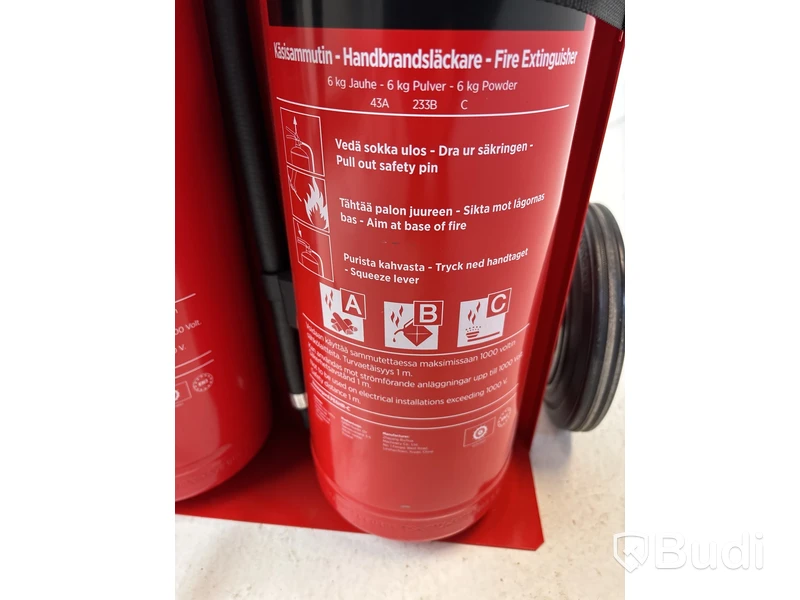2 st. Brandsläckare på vagn inkl. Brandfilt och brandhandskar